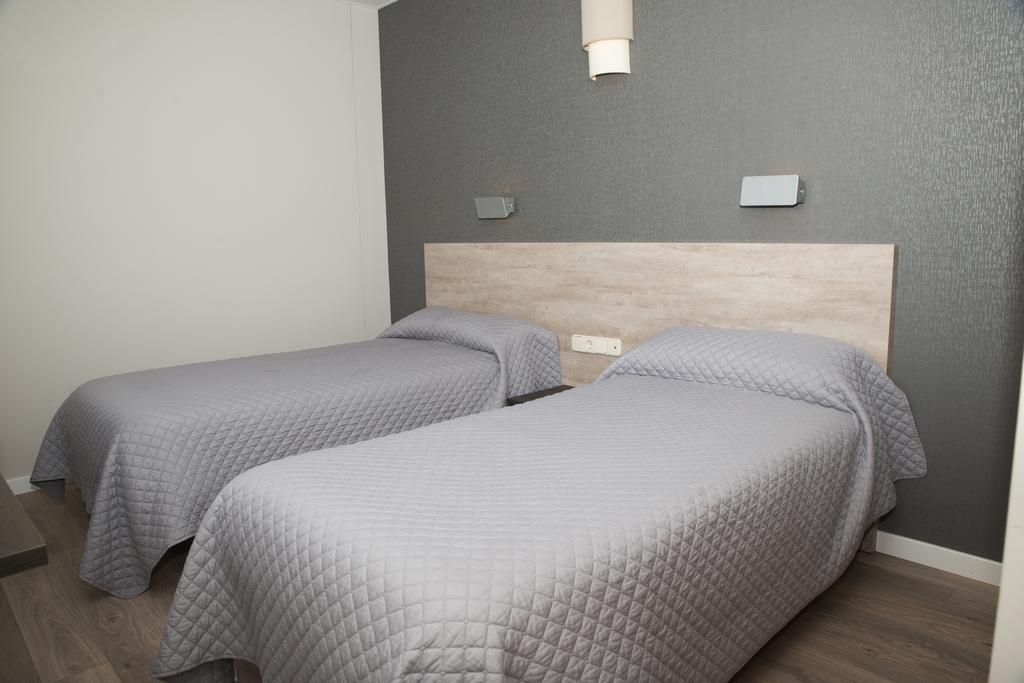 ホテルResidencia Marista Santa Maria Del Mar グアルダマル・デル・セグラ エクステリア 写真