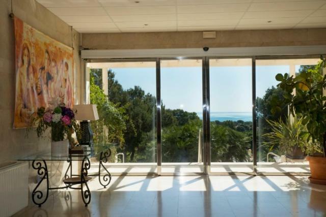 ホテルResidencia Marista Santa Maria Del Mar グアルダマル・デル・セグラ エクステリア 写真