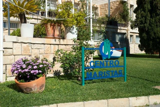 ホテルResidencia Marista Santa Maria Del Mar グアルダマル・デル・セグラ エクステリア 写真